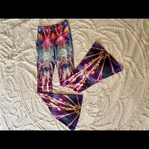 NWOT Psychedelic Flare Leggings